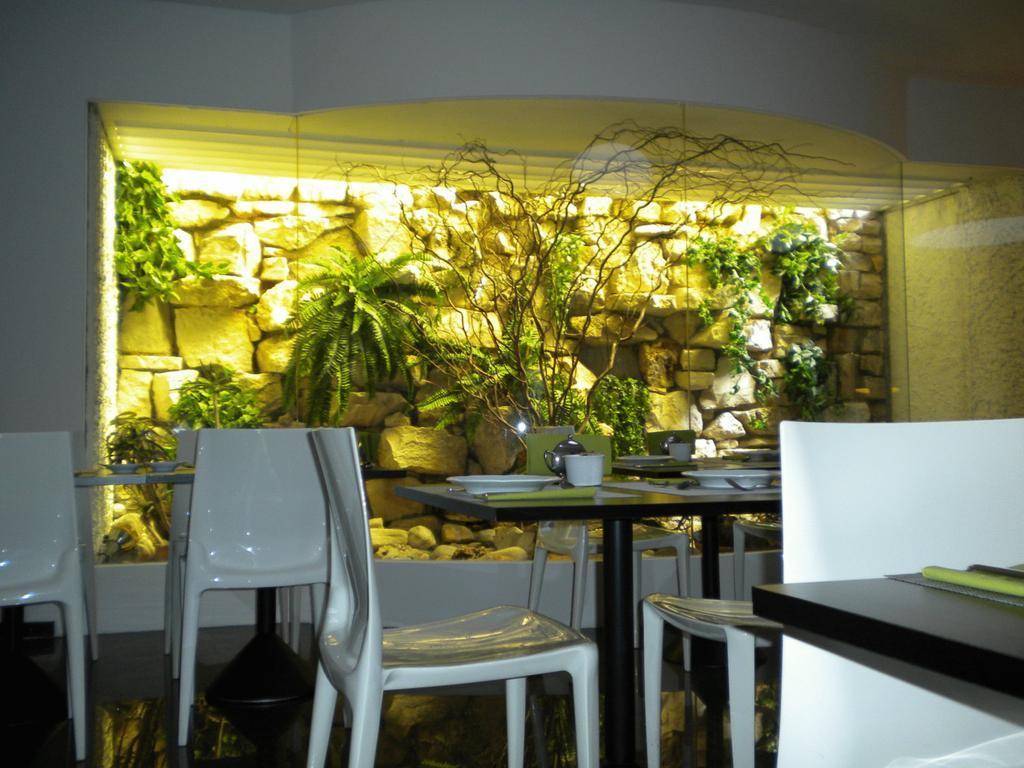 Victor Hotel Bari Restaurante foto
